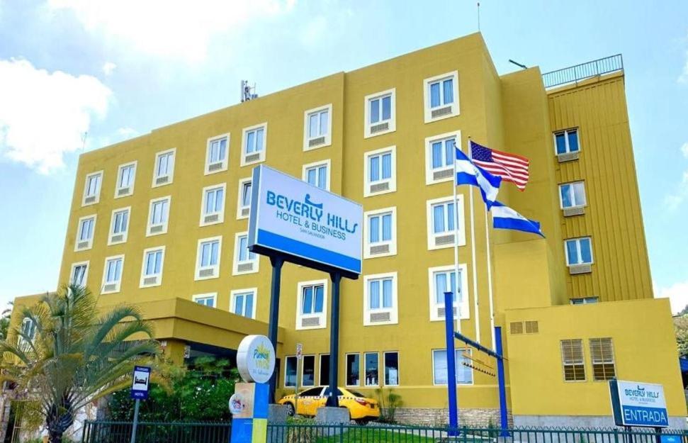 Beverly Hills: Hotel And Business Nuevo Cuscatlan Екстериор снимка