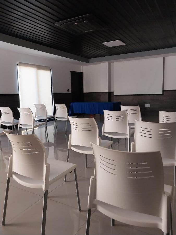 Beverly Hills: Hotel And Business Nuevo Cuscatlan Екстериор снимка
